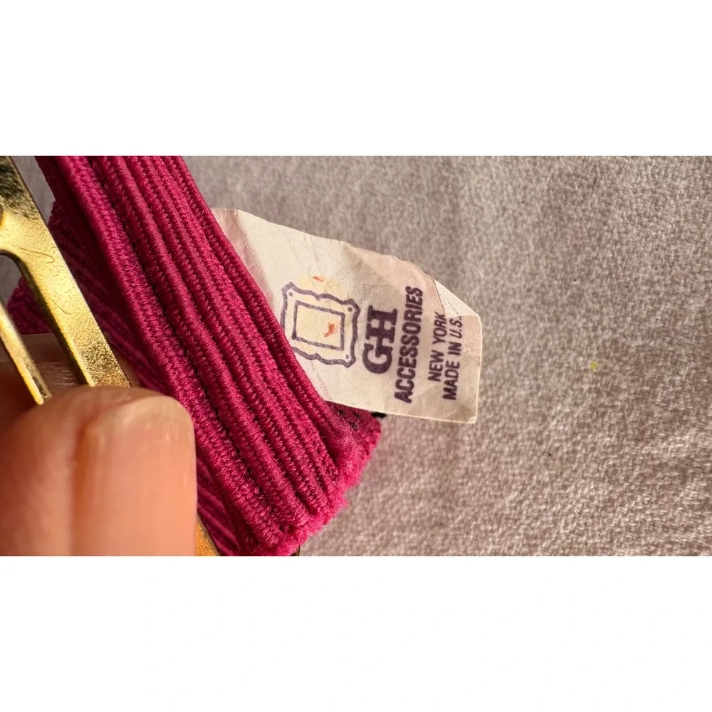 Vintage GH Accessories Magenta Pink Elastic Cinch Belt Gold Shell Buckle USA